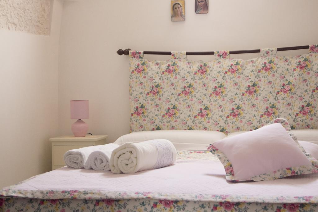 La Gazza Ladra Bed and Breakfast Alberobello Habitación foto